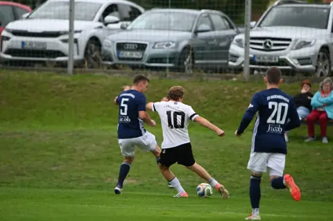 Szene aus dem Spiel SV Hagenbüchach – 1. FC Heilsbronn, Bild 9