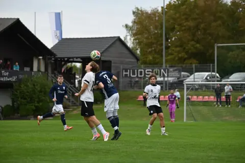 Szene aus dem Spiel SV Hagenbüchach – 1. FC Heilsbronn, Bild 8