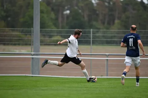 Szene aus dem Spiel SV Hagenbüchach – 1. FC Heilsbronn, Bild 10