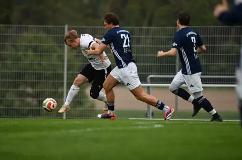 Szene aus dem Spiel SV Hagenbüchach – 1. FC Heilsbronn, Bild 2