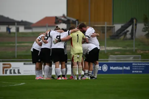 Szene aus dem Spiel SV Hagenbüchach – 1. FC Heilsbronn, Bild 12