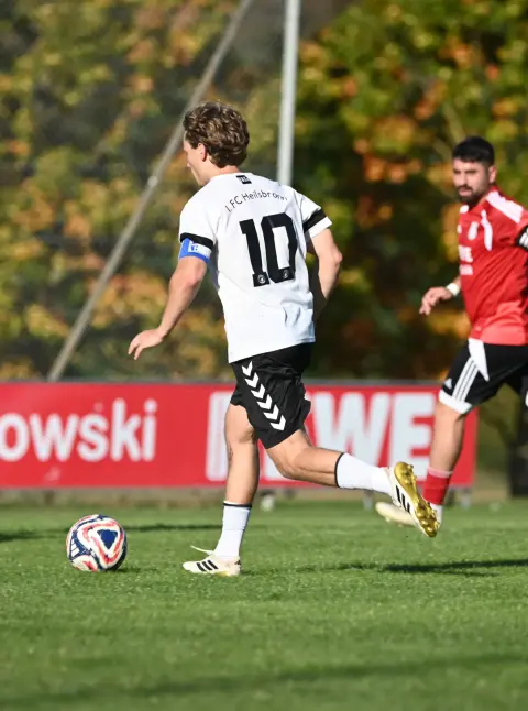 Szene aus dem Spiel 1. FC Heilsbronn – SV Eyüp Sultan Nbg., Bild 7