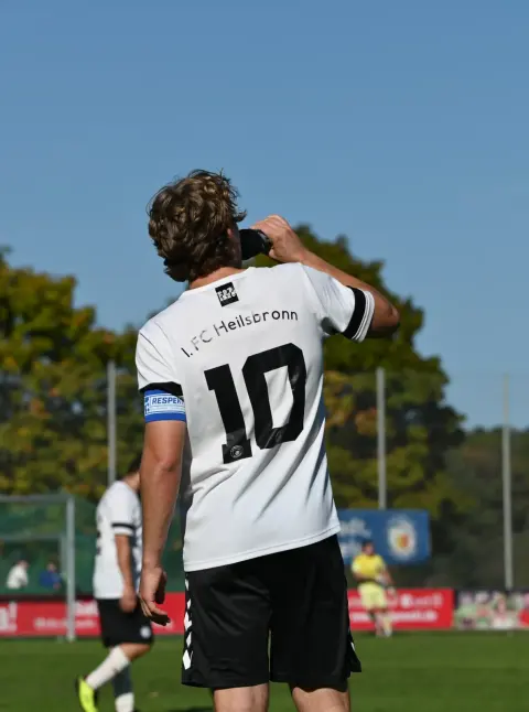 Szene aus dem Spiel 1. FC Heilsbronn – SV Eyüp Sultan Nbg., Bild 4