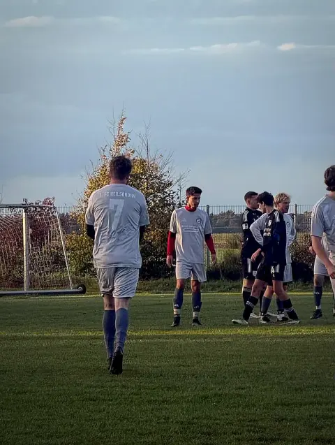 Szene aus dem Spiel 1. FC Heilsbronn – SF Laubendorf, Bild 3