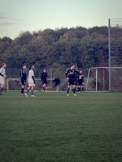 Szene aus dem Spiel 1. FC Heilsbronn – SF Laubendorf, Bild 1