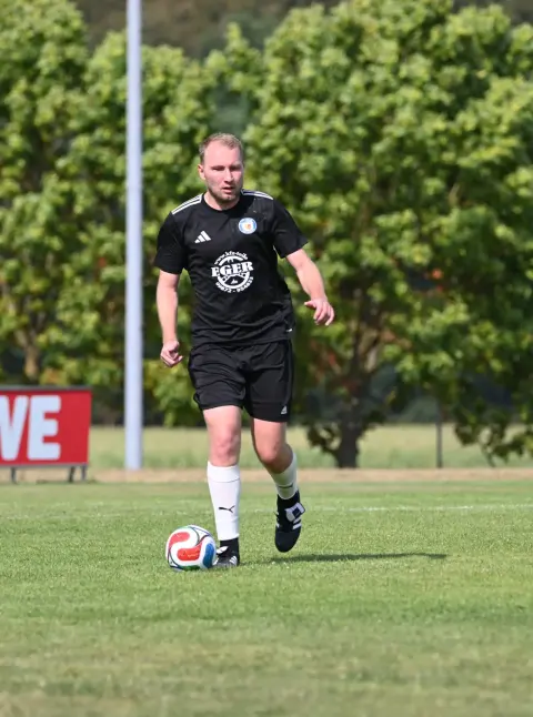 Szene aus dem Spiel 1. FC Heilsbronn – SF Laubendorf, Bild 7