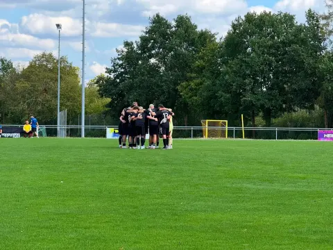 Szene aus dem Spiel 1. FC Heilsbronn – SV Burggrafenhof, Bild 2