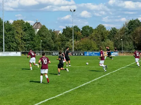 Szene aus dem Spiel 1. FC Heilsbronn – SV Burggrafenhof, Bild 6